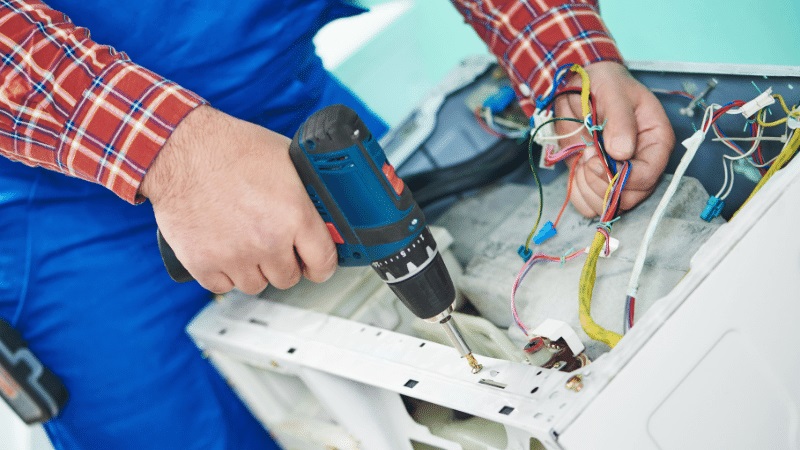 Karabağlar Gorenje Gorenje çamaşır makinesi kart tamiri – Su almama arızası orijinal parça ile giderildi. - Teknik servis örneği